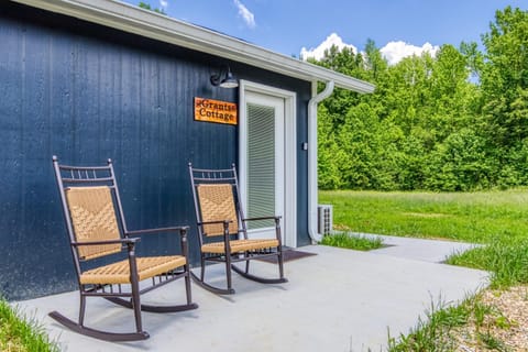 Grants Cottage, Pickleball Court, Creek, WIFI, Mountain Views, Starting at 79" House in Cosby