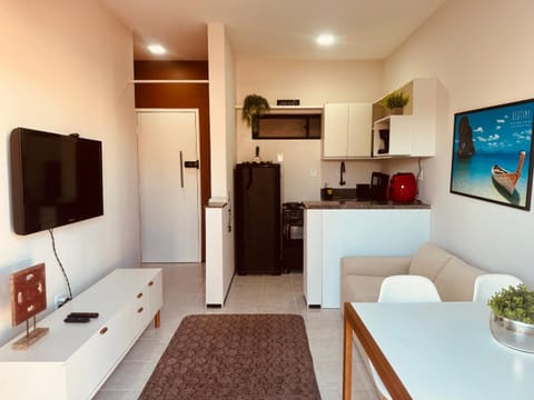 Communal lounge/ TV room, TV and multimedia, Kitchen or kitchenette, Living room, Seating area, Dining area, oven