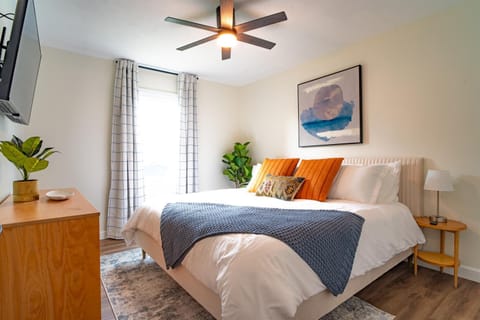 Lake Erie BreezeYour Restful Vermilion 3BR Vacation Home close to Cedar Point House in Vermilion