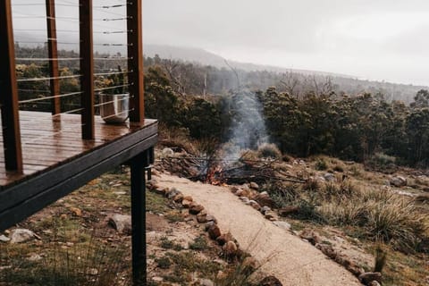 Black Wattle Coastal Retreat House in Tasmania