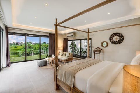 Bed, View (from property/room), Balcony/Terrace, Seating area, Bedroom, air conditioner