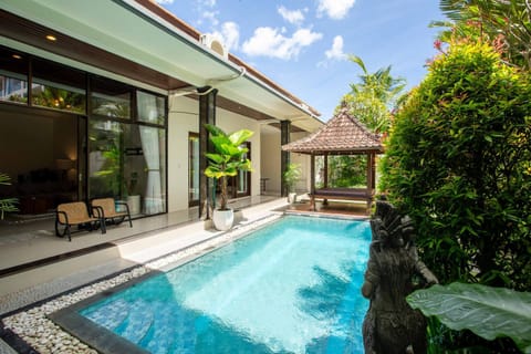Luxury 3 Bedroom Villa with Pool - 200m to Canggu Beach Villa in North Kuta