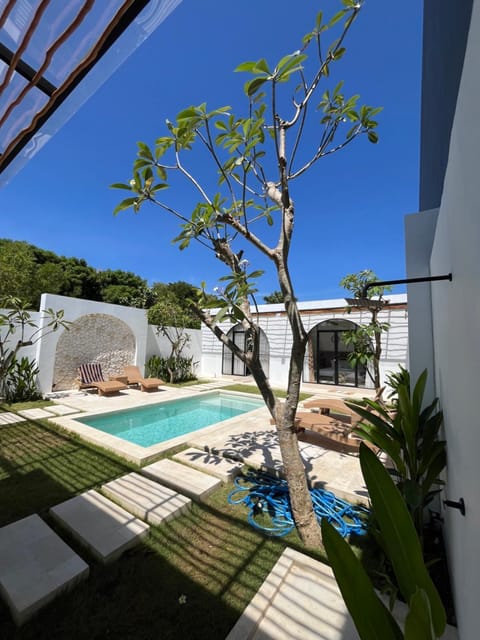 Patio, Day, Garden, Garden view, Pool view, Swimming pool, sunbed