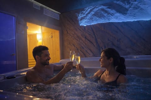 Hot Tub, Sauna, Steam room, Spa and wellness centre/facilities, Swimming pool