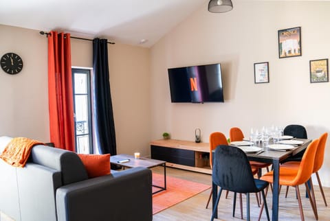 TV and multimedia, Living room, Dining area