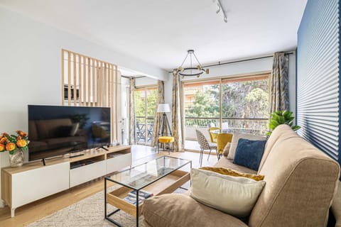 TV and multimedia, Balcony/Terrace, Living room, Seating area