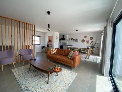 Kitchen or kitchenette, Living room, Dining area