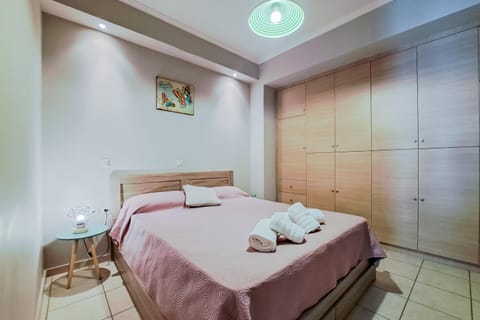 Bed, Photo of the whole room, Bedroom, towels, wardrobe