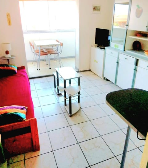 TV and multimedia, Kitchen or kitchenette, Living room, Seating area, Dining area, minibar, oven