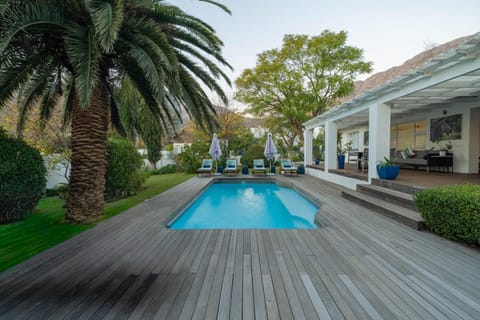 Property building, Garden, Pool view, Swimming pool