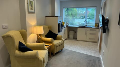 The Nest - Lower Broadheath Apartment in Wychavon District