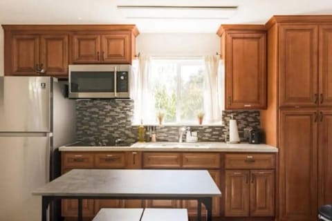 Modern Private Unit With Serene Backyard Apartment in Evergreen