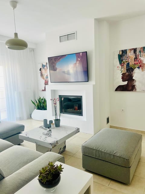 Communal lounge/ TV room
