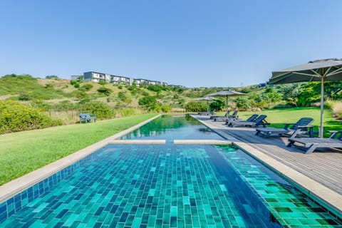 Day, Natural landscape, Pool view, Swimming pool, sunbed