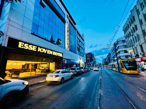 Property building, Street view, Location