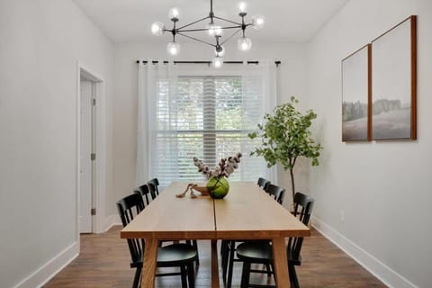 Tropical Pool Oasis - 5 BR Foosbal Cinema House in Flower Mound