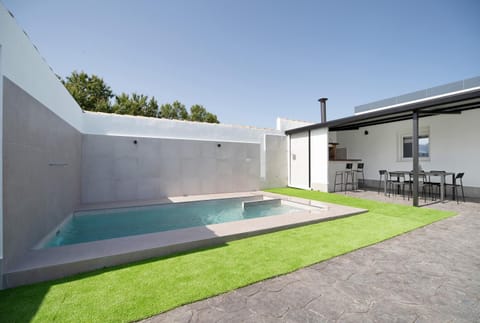 Property building, Balcony/Terrace, Living room, Swimming pool