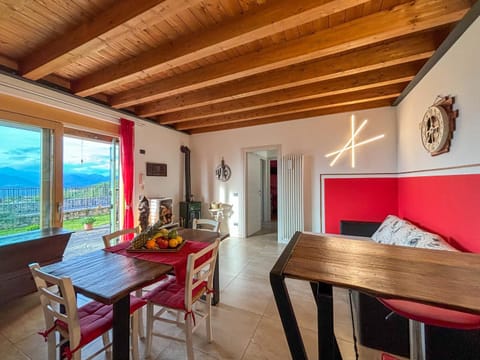 Natural landscape, View (from property/room), Balcony/Terrace, Living room, Seating area, Dining area