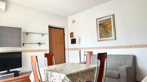 SE095 - Marzocca, trilocale comodo al mare e ai servizi Apartment in Marche