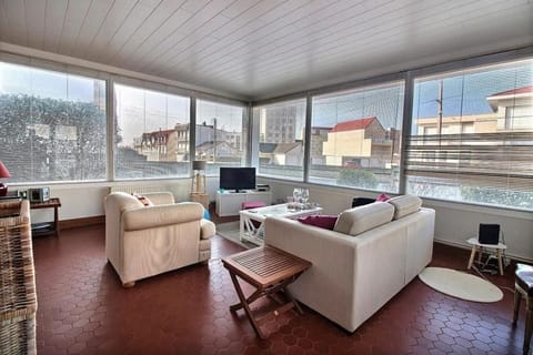 Annonce professionnelle. Maison idéalement située à 100 m de la plage, 3 chambres, 7 couchages max. Villa in Hauts-de-France