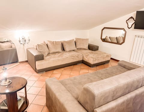 Living room, internet