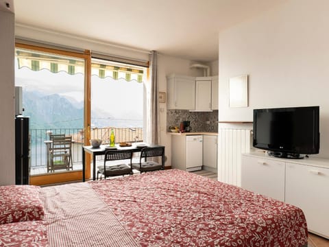 Bed, View (from property/room), Balcony/Terrace, Kitchen or kitchenette, Dining area