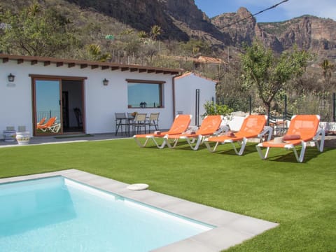 Garden, Garden view, Mountain view, Pool view, Swimming pool, sunbed