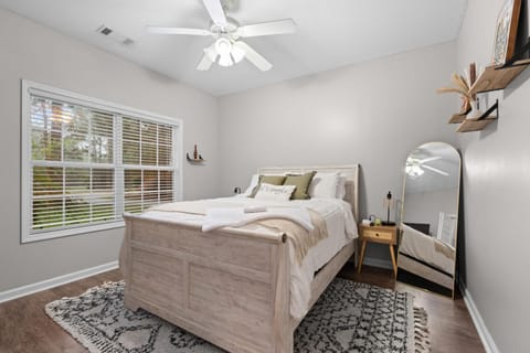 Quiet Family Home - Near Everything House in Statesboro