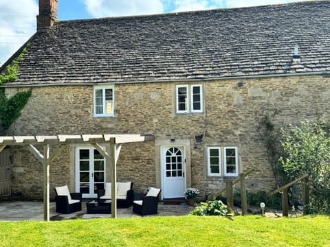 Come and stay at Little Wick House in England