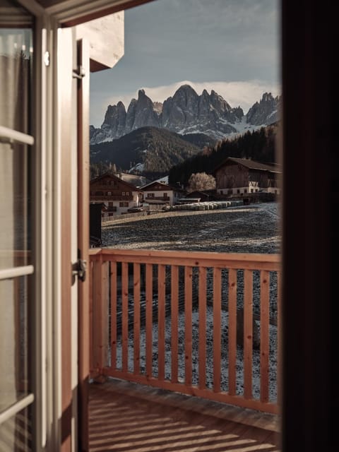 Day, Natural landscape, View (from property/room), Balcony/Terrace, Mountain view
