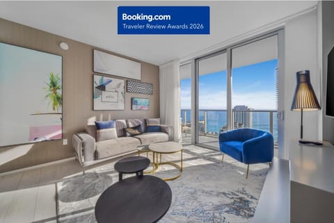 Natural landscape, TV and multimedia, Living room, Seating area, Sea view