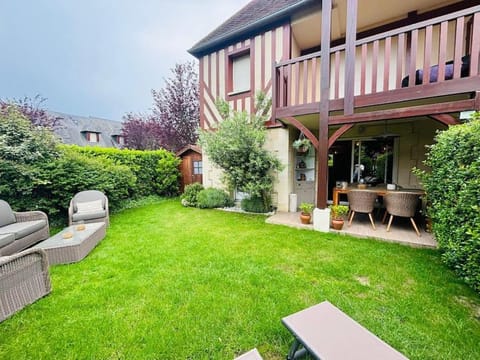 Property building, Patio, Garden, Garden