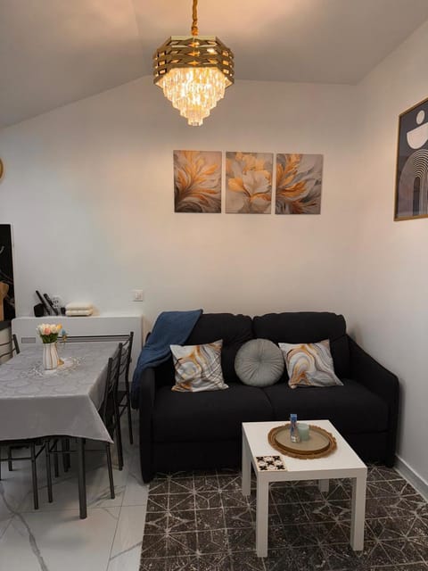 Appartement Royale 2 Pièces de 35 m2 Apartment in Paris