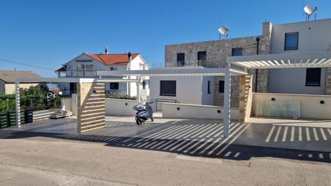 Property building, Street view