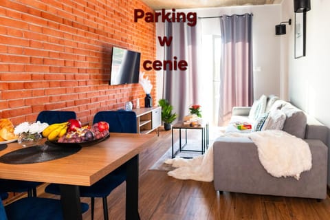 Bed, TV and multimedia, Living room, Photo of the whole room, Seating area, Dining area, Bedroom