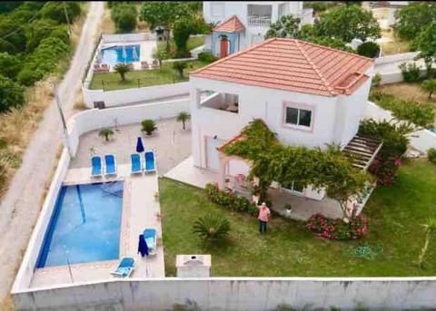 Property building, Garden, Garden view, Pool view, Swimming pool, sunbed