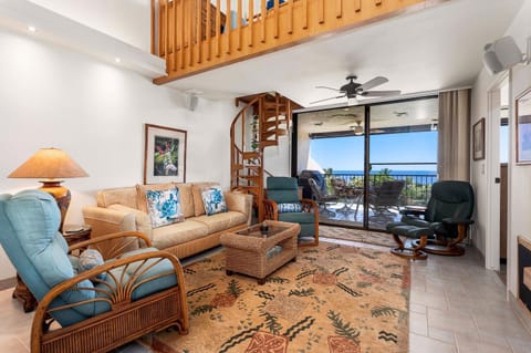 CCV 316 Spacious Top Floor Oceanview Lanai w/ AC House in South Kona