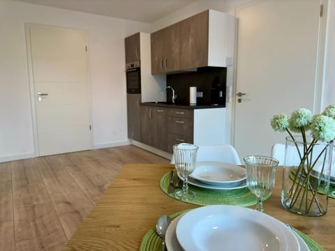 Kitchen or kitchenette, Dining area, pet friendly, stove