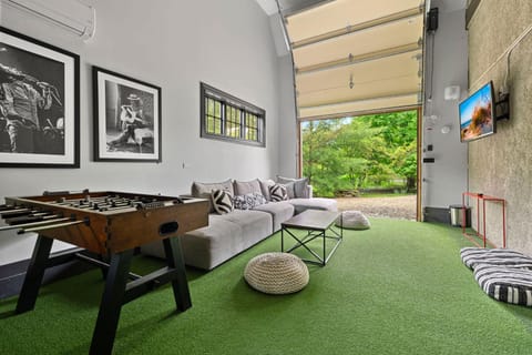 Black Door Bungalow by Juniper Holiday + Home House in Lakeside