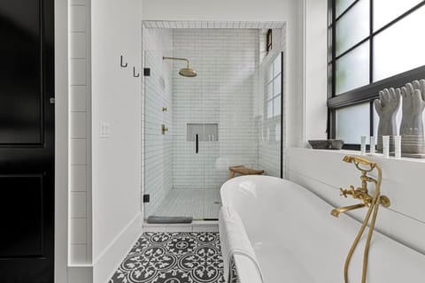 Black Door Bungalow by Juniper Holiday + Home House in Lakeside