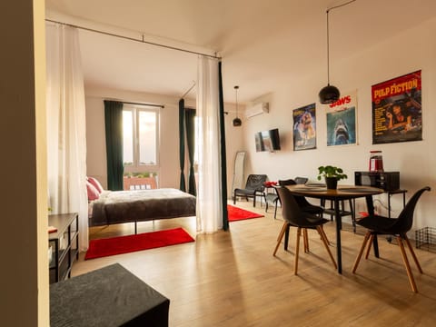 Seating area, Bedroom