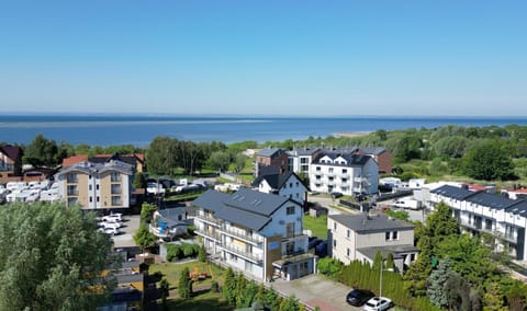 Property building, Day, Neighbourhood, Natural landscape, Bird's eye view, Sea view, Parking