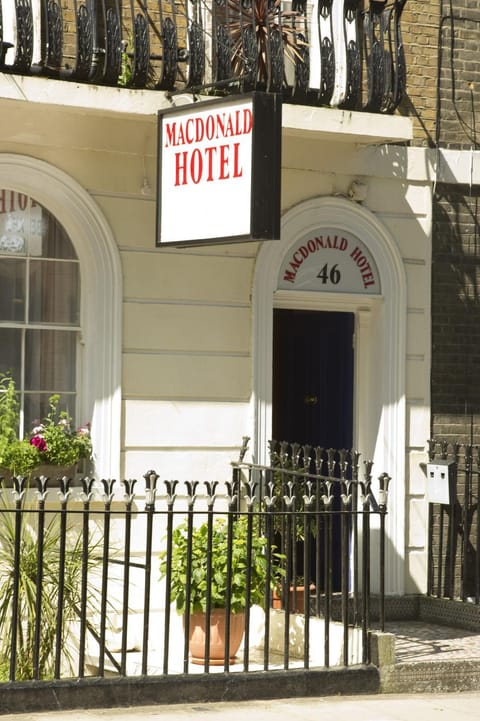Property building, Facade/entrance