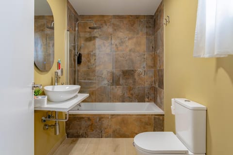 Shower, Bathroom, Bath, towels