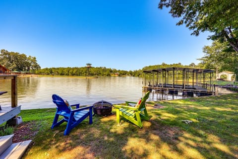 Waterfront Lake Hamilton Vacation Rental with Dock! House in Garland County