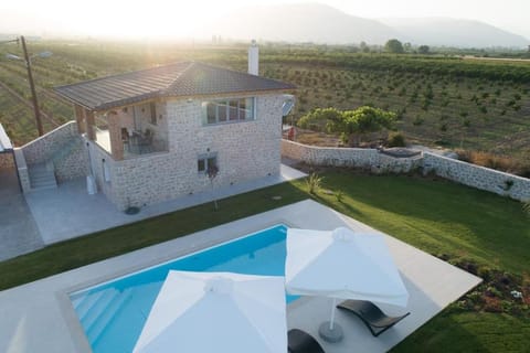 Property building, Spring, Day, Natural landscape, Summer, Garden, Garden view, Mountain view, Pool view, Swimming pool, sunbed