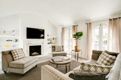 Monthier Melrose PO7H2O0 House in West Hollywood