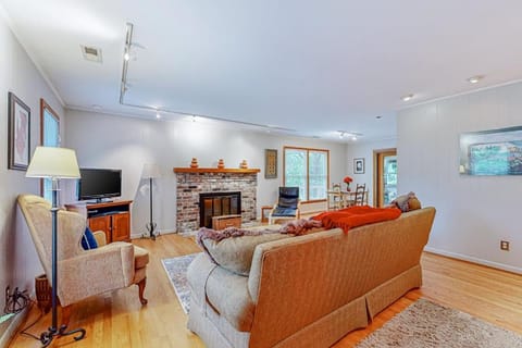 Sunny Retreat House in Lake Junaluska