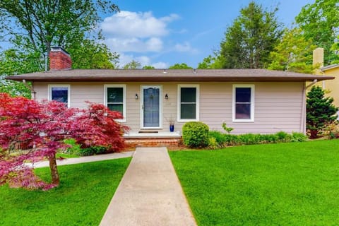 Sunny Retreat House in Lake Junaluska