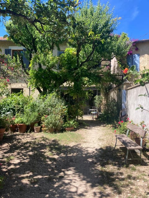 Villa L Oasis avec piscine Villa in Villeneuve-lès-Avignon